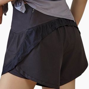 Black Yoga / Running + Bike Shorts by Zasuwa